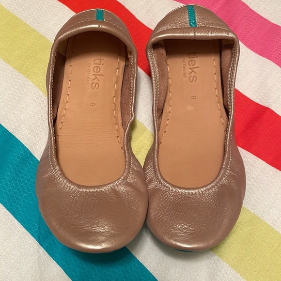 Tieks Rose Gold Women’s Size 9 Like New Barely Worn - Picture 2 of 5